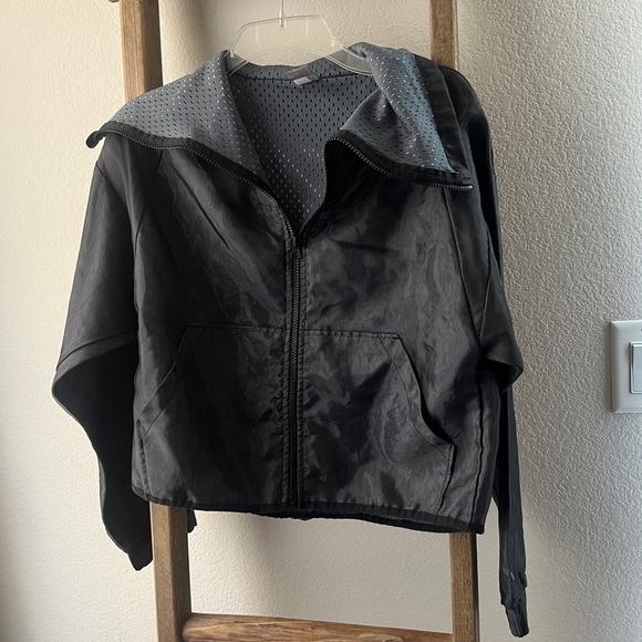 Champion Jackets & Blazers - NWOT Champion - women’s black windbreaker size XS
